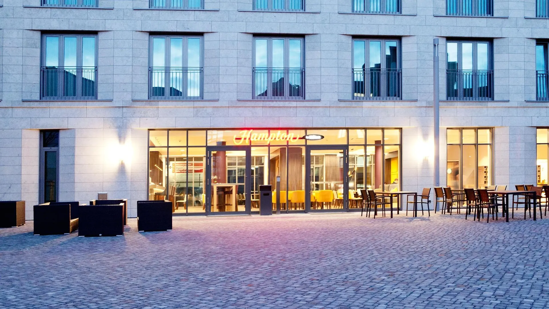 Hotel Hampton By Hilton Dortmund Phoenix See
